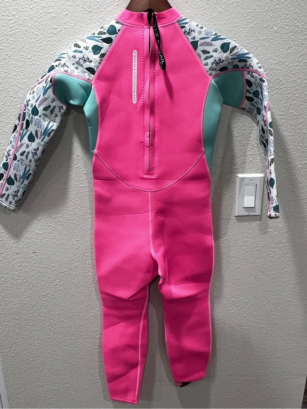 Dive and Sail Neoprene Kids’ Wetsuit Size XXL Pink Long Sleeve Back Zip Full